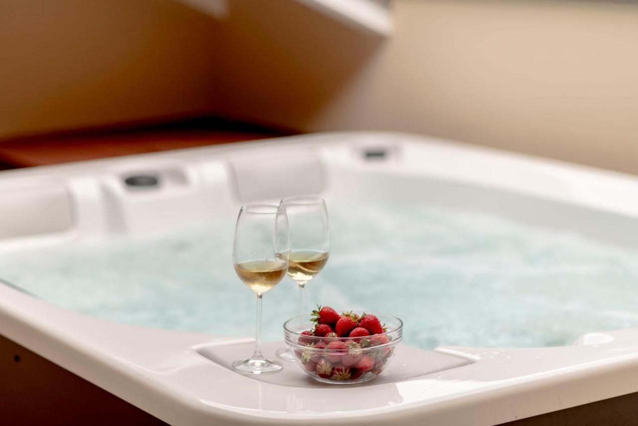 Parco Reala // Rural - Luxury - Rooms Corneliano d'Alba エクステリア 写真